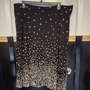 C.D. Daniels Womens 3X Elegant Black and White Floral Skirt